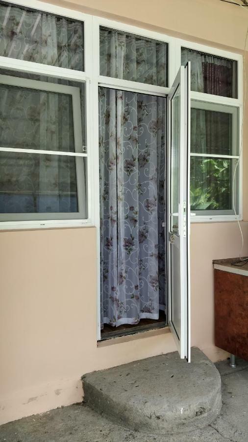 גגרה Tikhaya Gavan Guest House מראה חיצוני תמונה